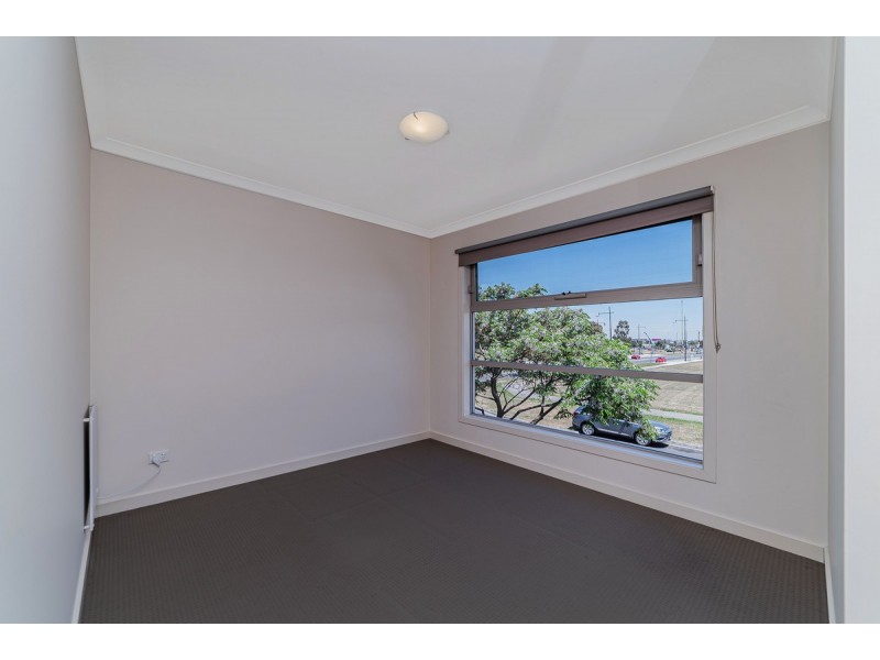 63 Clarendon Avenue, Craigieburn VIC 3064