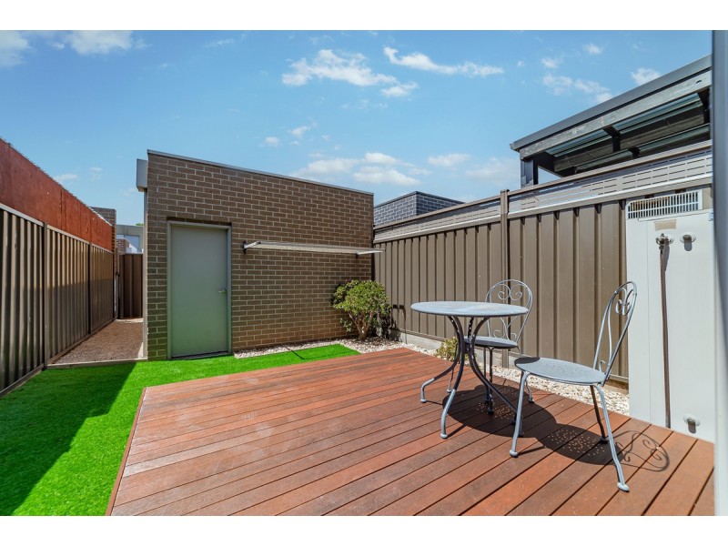 63 Clarendon Avenue, Craigieburn VIC 3064