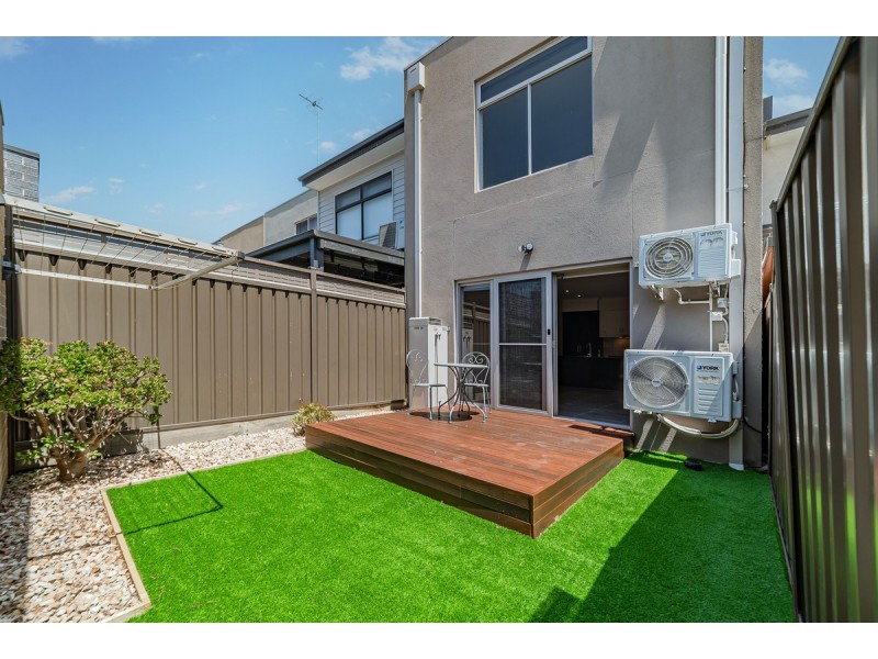 63 Clarendon Avenue, Craigieburn VIC 3064