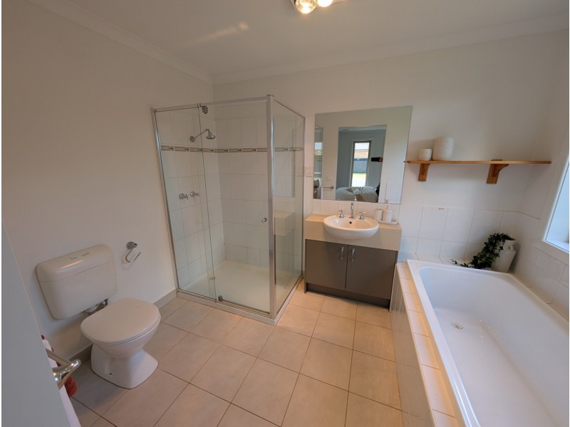 6 Kalorama Street, Greenvale VIC 3059