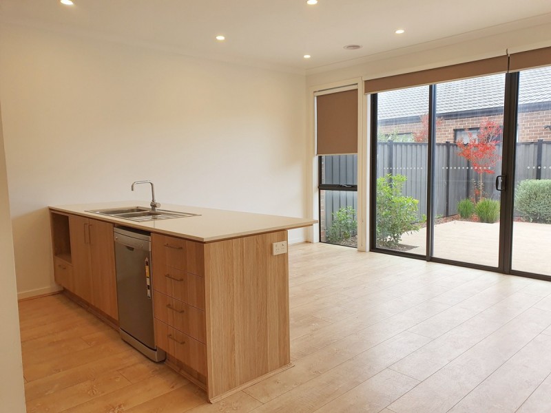 12 Ardour Grove, Craigieburn VIC 3064