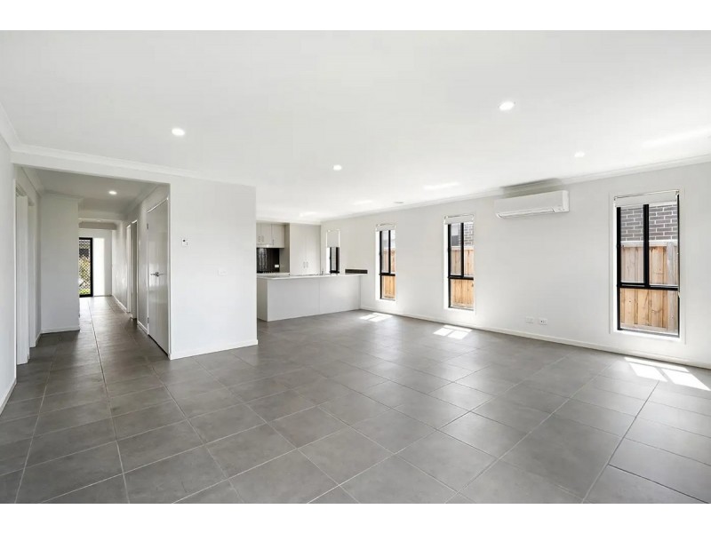 17 Herridge Street, Mickleham VIC 3064