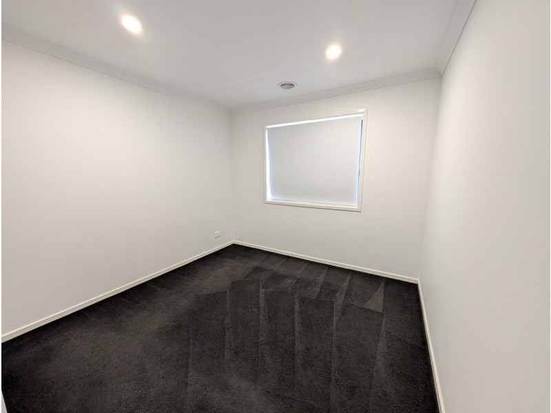 17 Herridge Street, Mickleham VIC 3064