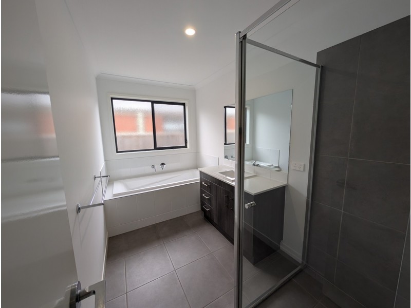 17 Herridge Street, Mickleham VIC 3064