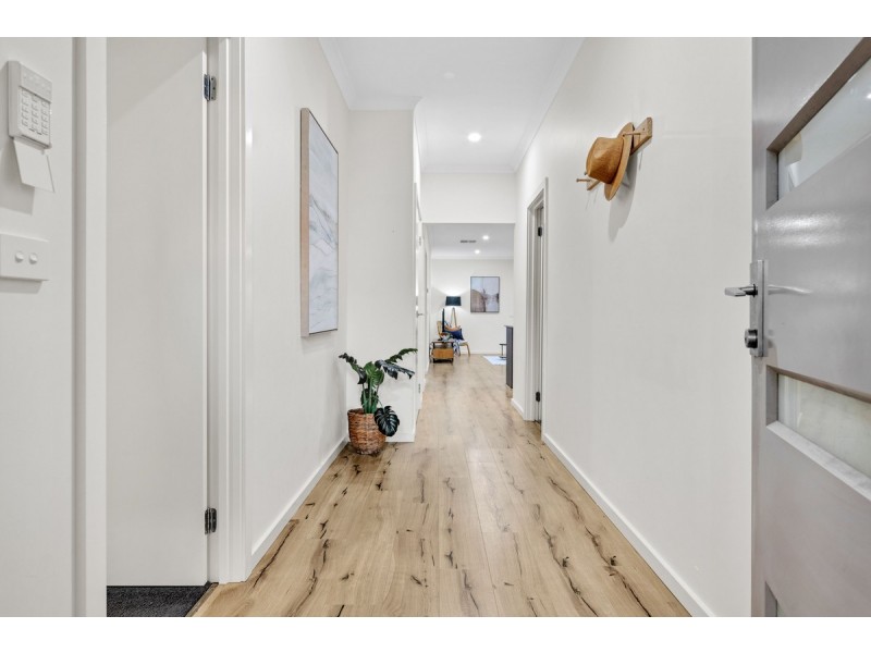104 Sustainable Drive, Craigieburn VIC 3064