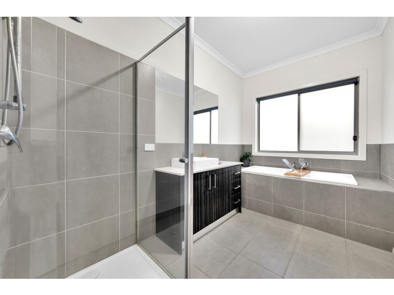 104 Sustainable Drive, Craigieburn VIC 3064