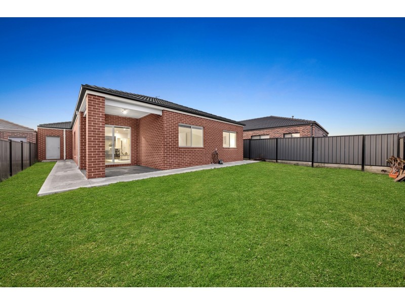 104 Sustainable Drive, Craigieburn VIC 3064