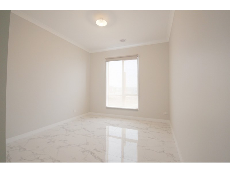 6 Urquhart Street, Mickleham VIC 3064