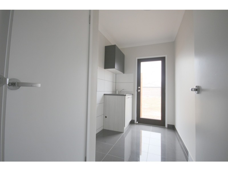 6 Urquhart Street, Mickleham VIC 3064