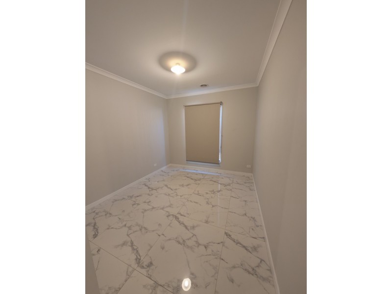 6 Urquhart Street, Mickleham VIC 3064