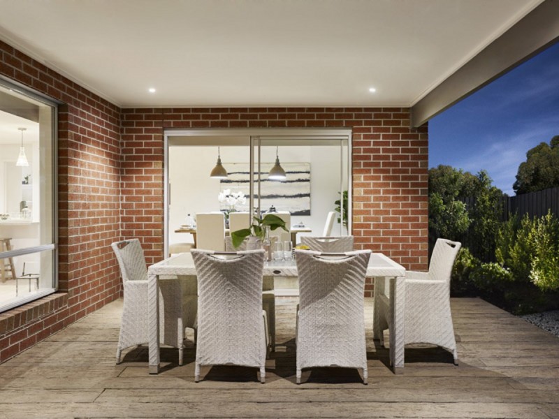 17 Montreal Circuit, Craigieburn VIC 3064