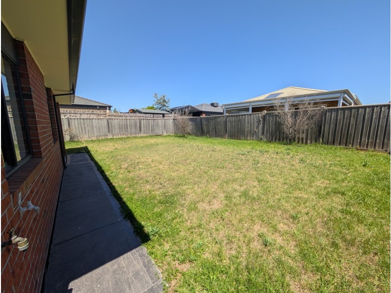 26 Arlington Park Parade, Mickleham VIC 3064