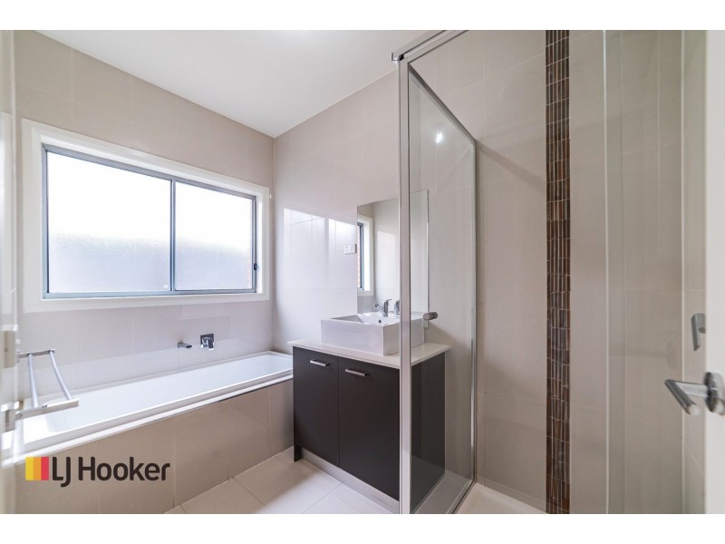 23 Baronial Way, Craigieburn VIC 3064