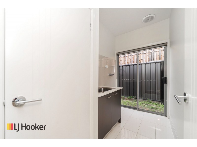 23 Baronial Way, Craigieburn VIC 3064