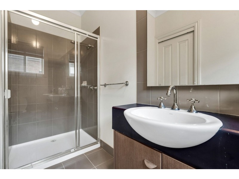 14 Scarborough Terrace, Craigieburn VIC 3064