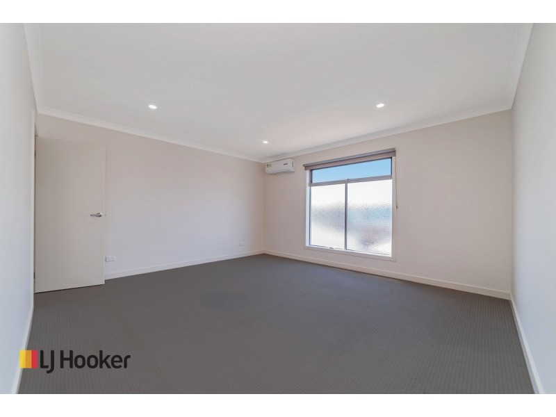 63 Clarendon Avenue, Craigieburn VIC 3064