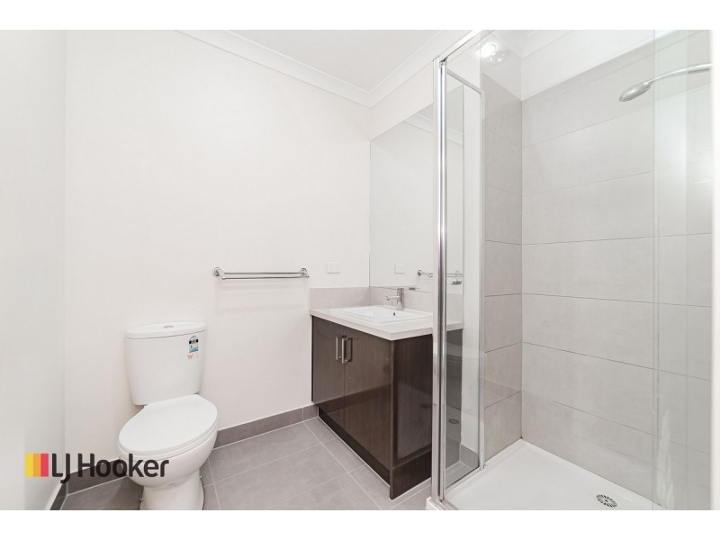 63 Clarendon Avenue, Craigieburn VIC 3064