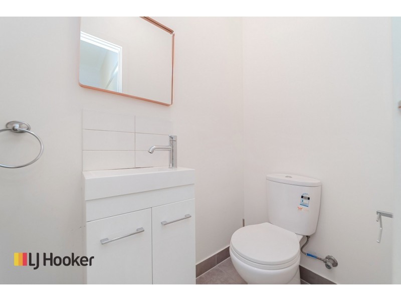 63 Clarendon Avenue, Craigieburn VIC 3064