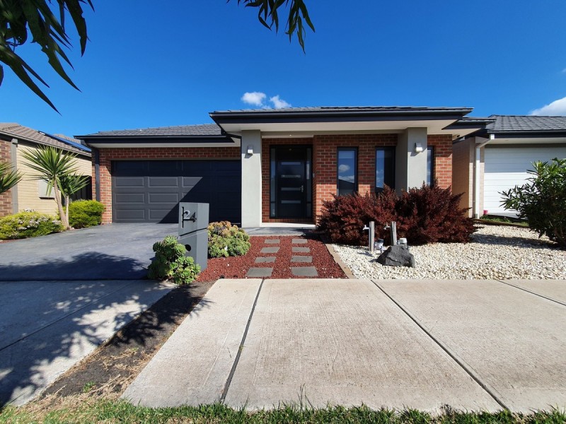 24 Lemon Myrtle Way, Craigieburn VIC 3064