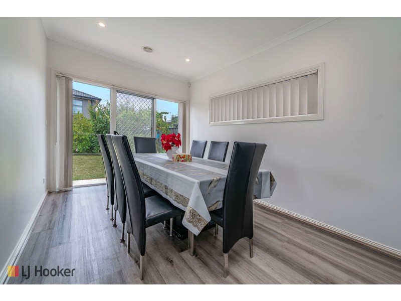 4 Dacite Way, Craigieburn VIC 3064