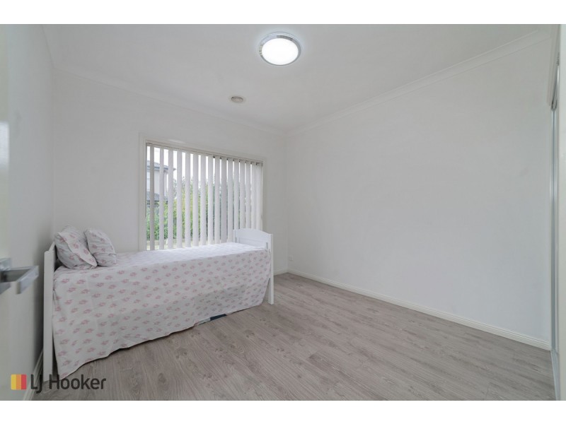 4 Dacite Way, Craigieburn VIC 3064