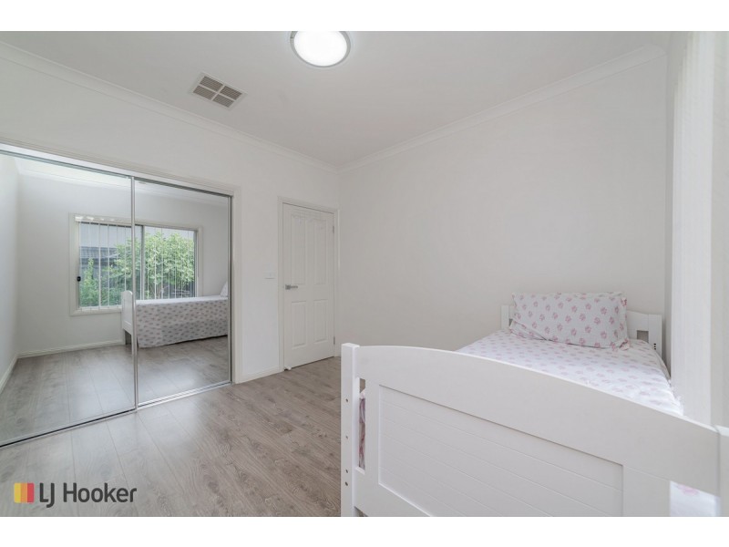 4 Dacite Way, Craigieburn VIC 3064