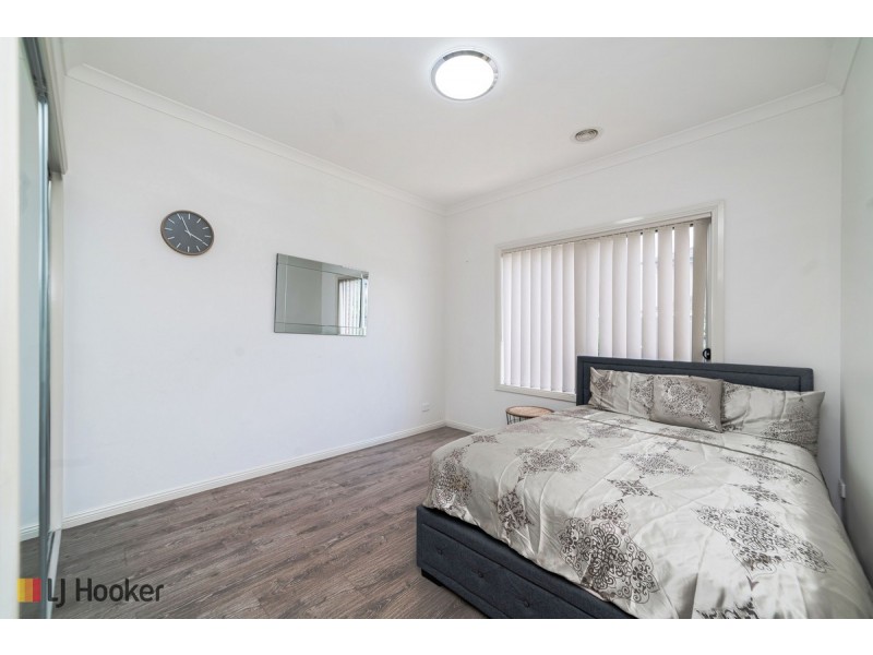 4 Dacite Way, Craigieburn VIC 3064