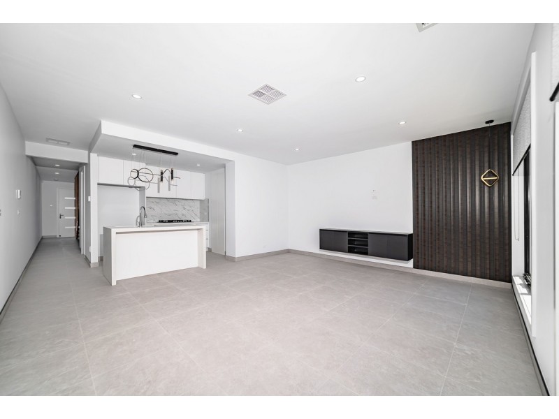 30 Nubeena Crescent, Donnybrook VIC 3064