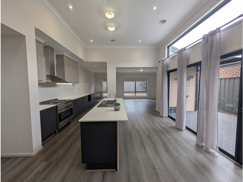 14 Cockatoo Road, Greenvale VIC 3059