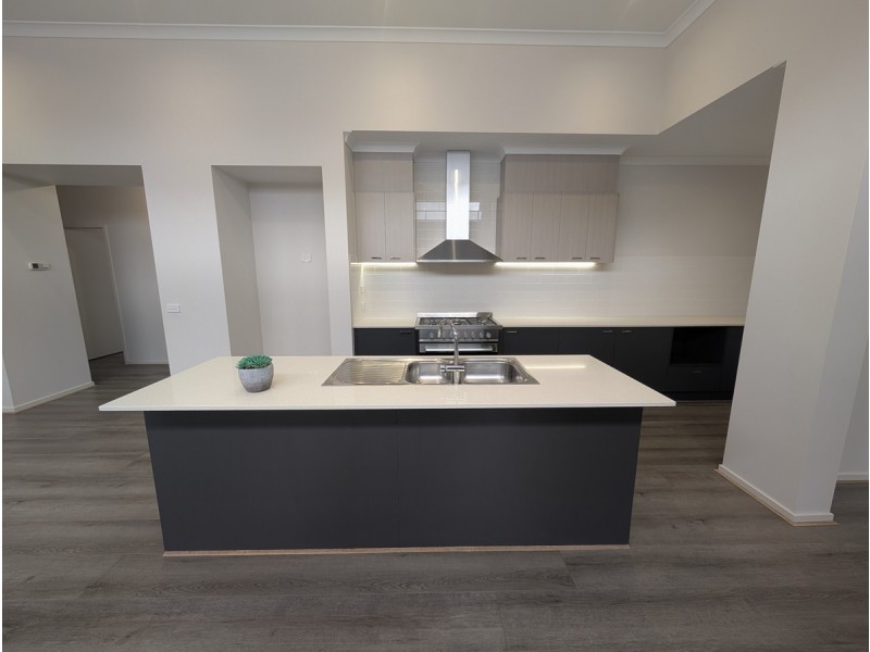 14 Cockatoo Road, Greenvale VIC 3059