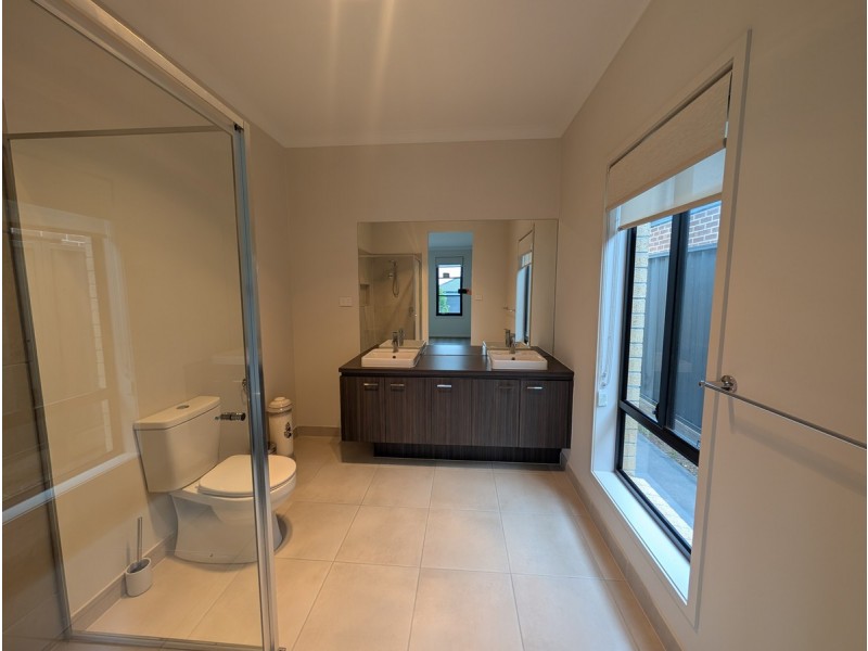 14 Cockatoo Road, Greenvale VIC 3059