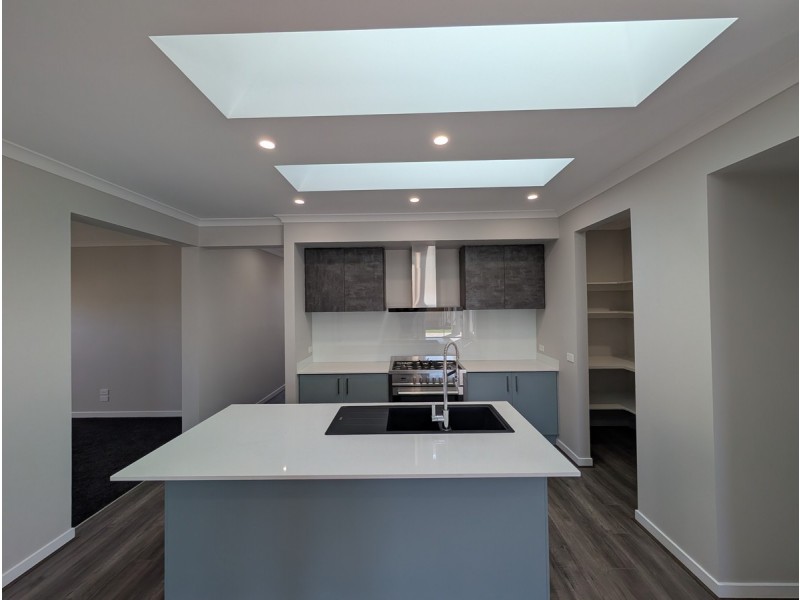 7 Gamon Street, Mickleham VIC 3064