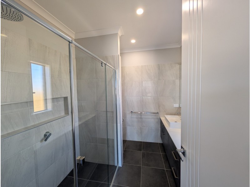 7 Gamon Street, Mickleham VIC 3064