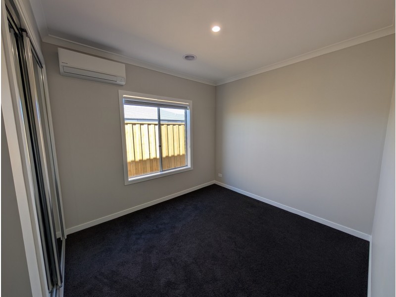 7 Gamon Street, Mickleham VIC 3064