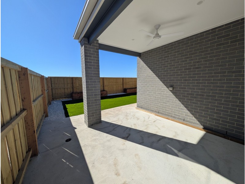 7 Gamon Street, Mickleham VIC 3064