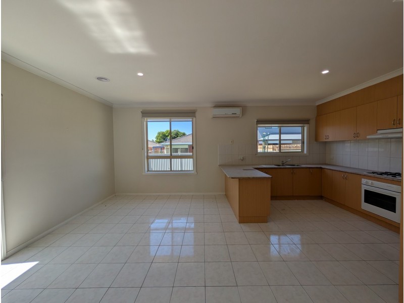 42 Woodlea Crescent, Craigieburn VIC 3064