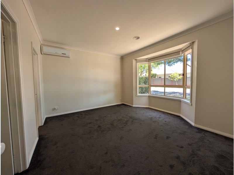 42 Woodlea Crescent, Craigieburn VIC 3064