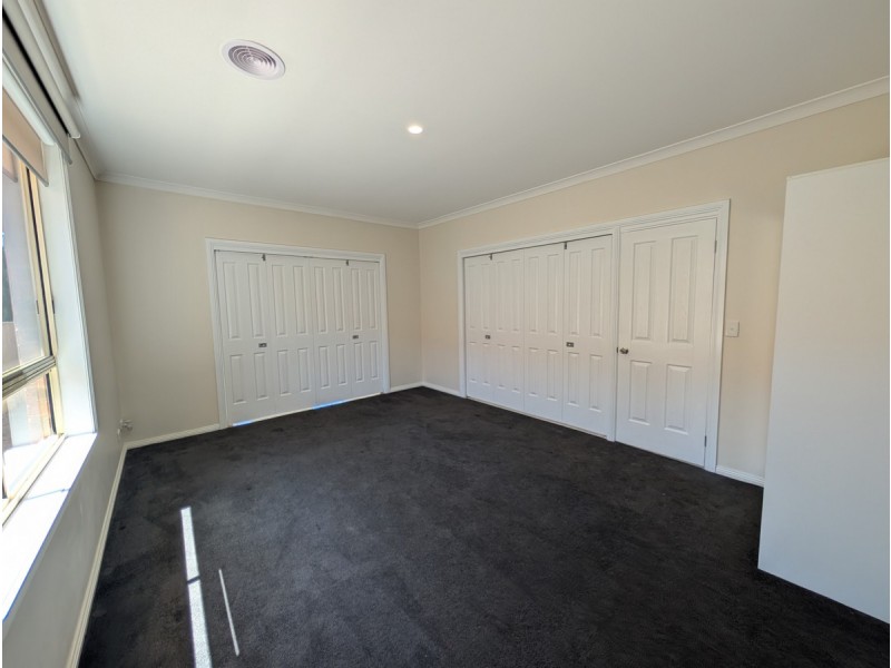 42 Woodlea Crescent, Craigieburn VIC 3064
