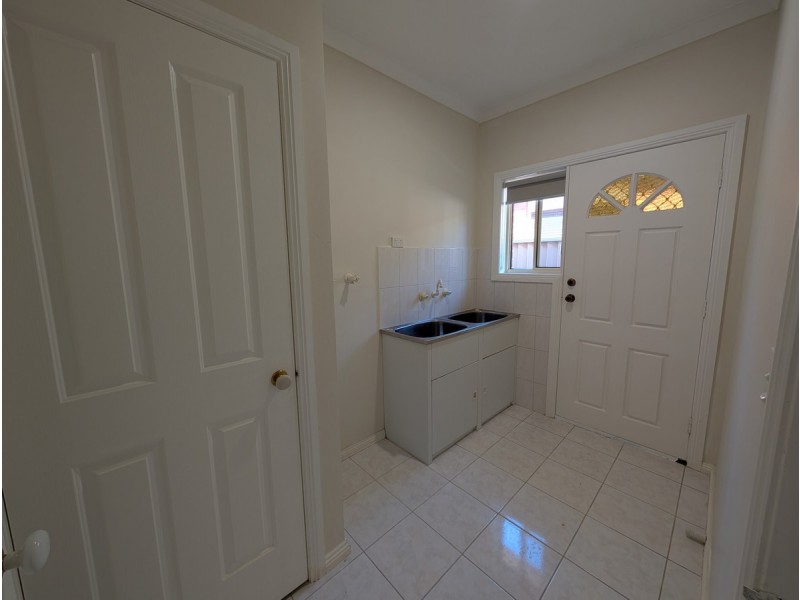 42 Woodlea Crescent, Craigieburn VIC 3064
