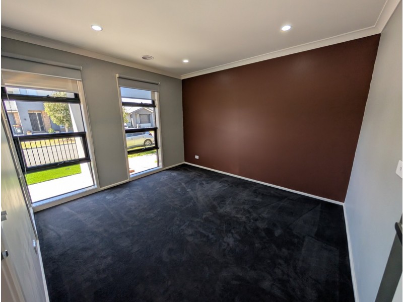 7 Durum Way, Mickleham VIC 3064