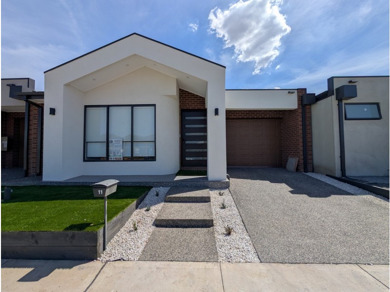 11 Kooyongkoot Drive, Mickleham VIC 3064