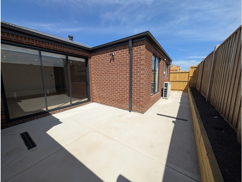 9 Kooyongkoot Drive, Mickleham VIC 3064