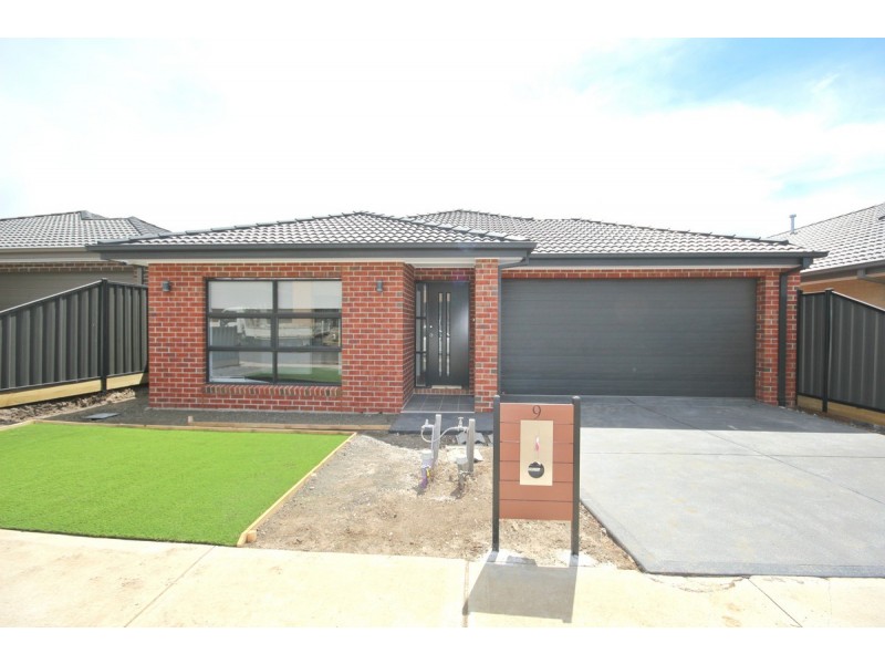 9 Angophora Crescent, Craigieburn VIC 3064