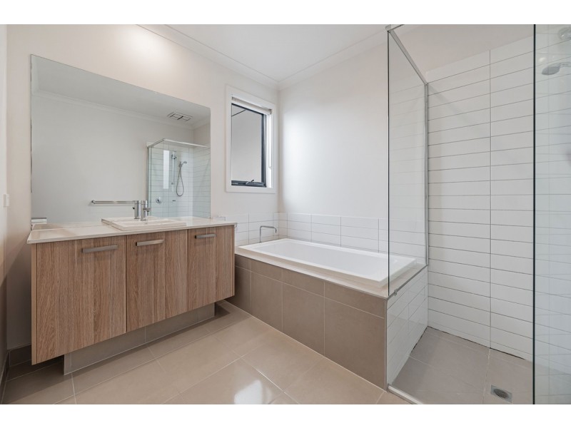 54 Bayano Way, Craigieburn VIC 3064