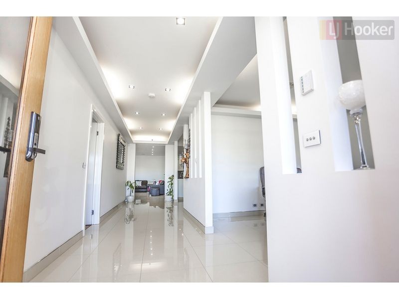108 Biltmore Crescent, Roxburgh Park VIC 3064