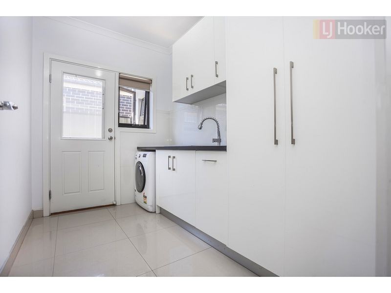 108 Biltmore Crescent, Roxburgh Park VIC 3064