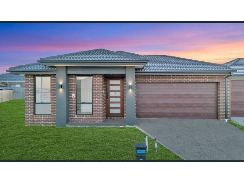 21 Ellendale Street, Mickleham VIC 3064