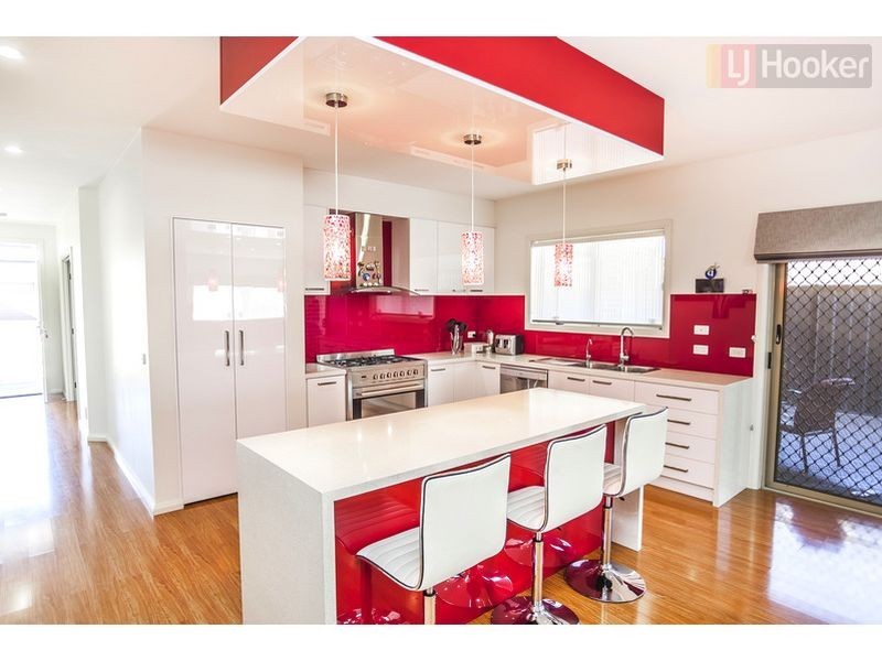 8 Powell Street, Craigieburn VIC 3064