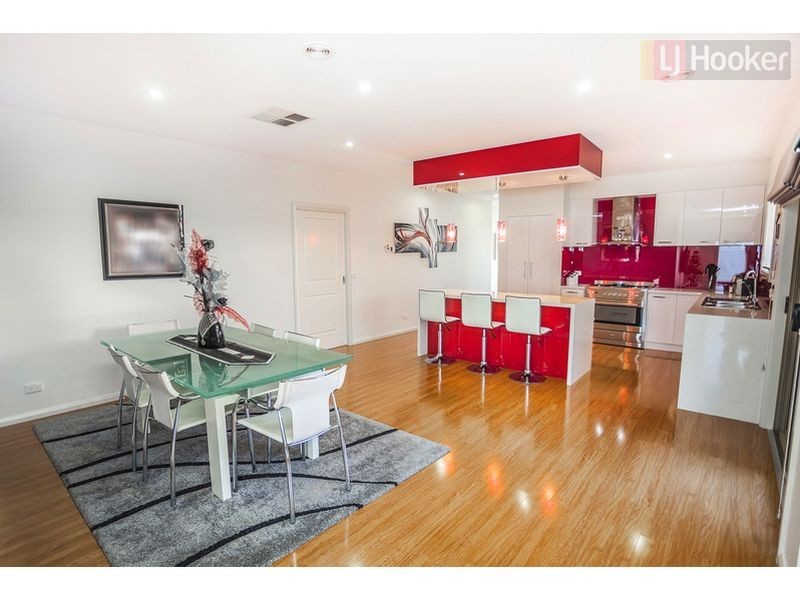 8 Powell Street, Craigieburn VIC 3064