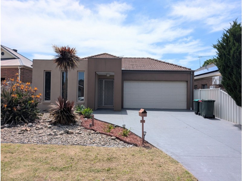 13 Aldercress Close, Craigieburn VIC 3064